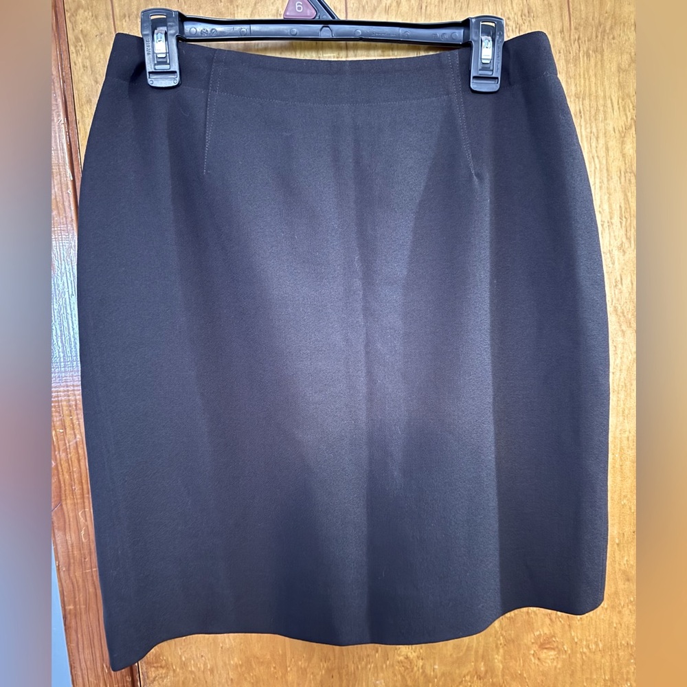 Tahari Elegant Black Pencil Skirt